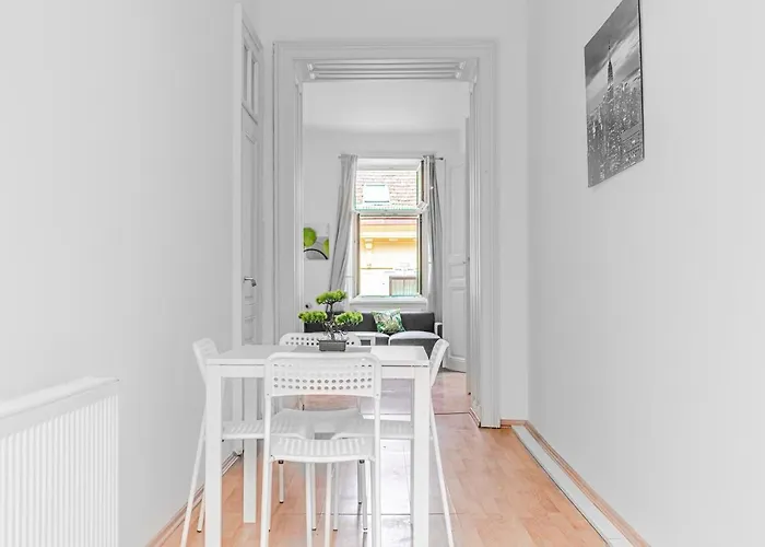Pleasing 2br Apt. Akh-perfect For Groups Vienna