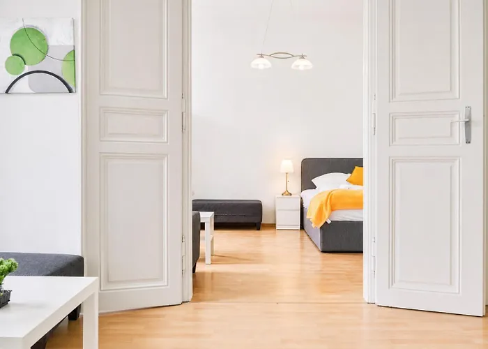 Apartment Pleasing 2br Apt. Akh-perfect For Groups