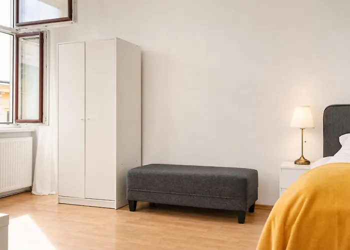 Pleasing 2br Apt. Akh-perfect For Groups Apartment